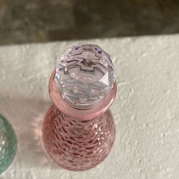 NWT Trio of Pastel Color Pebbled Glass Decorative Bottles w/ Crystal 💎 Tops - Picture 16 of 17